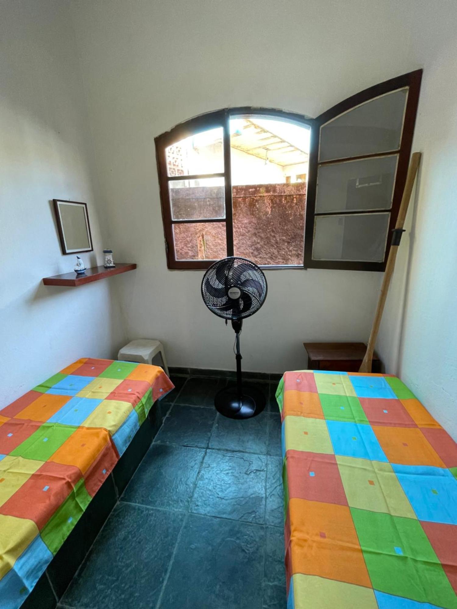 Casa Pé Na Areia Na De Fora - Ponta Leste - *