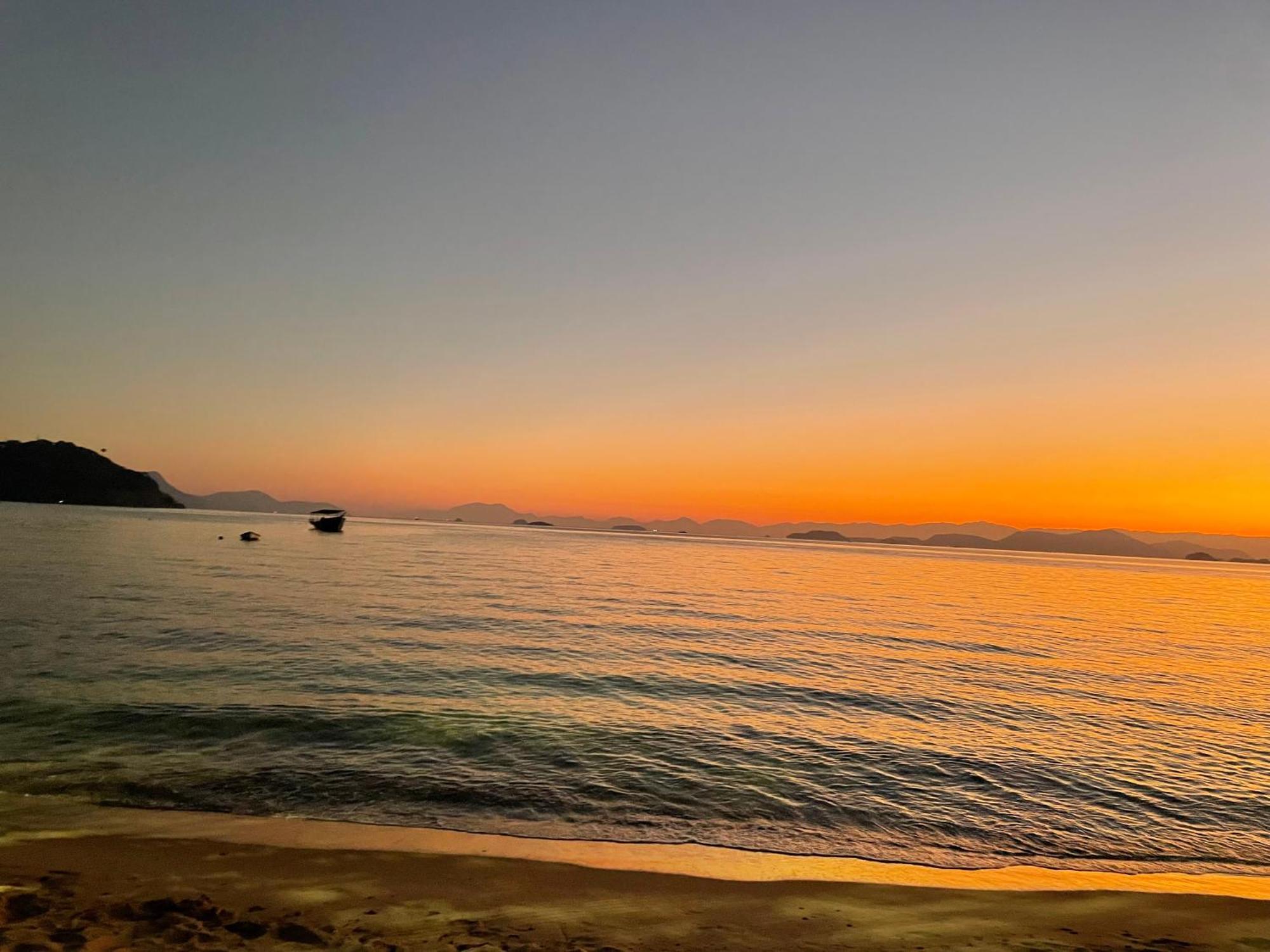 Casa Pé Na Areia Na De Fora - Ponta Leste -